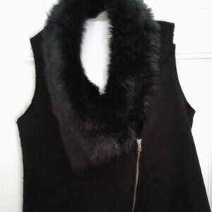 Sioni- black Vest faux fur collar - size L